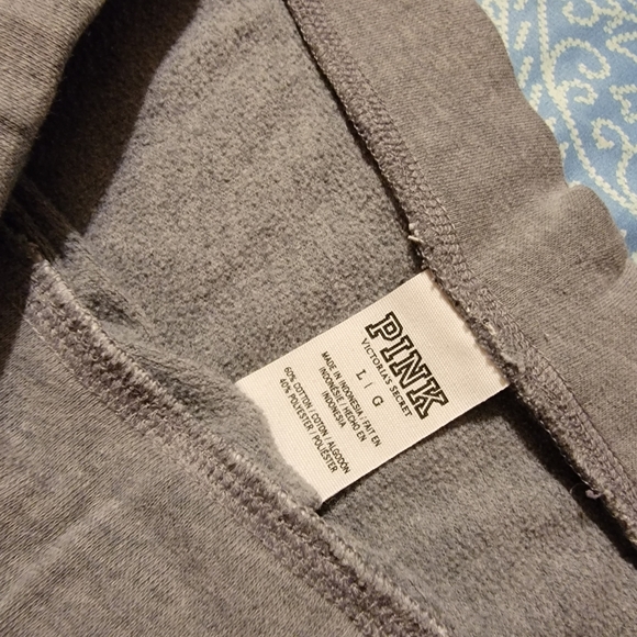 Pink shorts - Picture 2 of 2